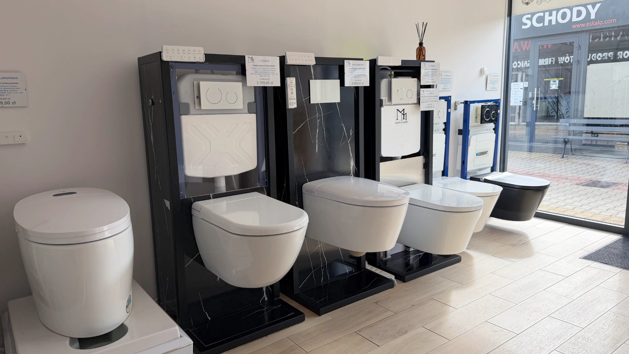 Smart toilet display at the Major&Maker showroom in Warsaw